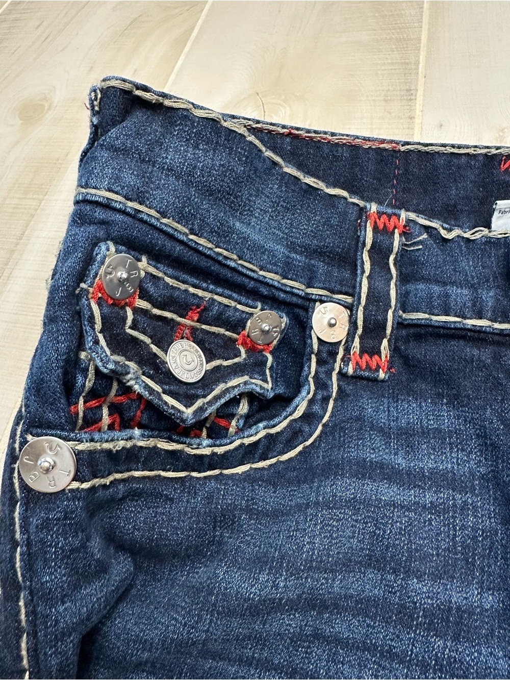 True Religion Women’s Skinny Jeans - Dark Blue with Red White Contrast Stitching - Picture 4 of 13